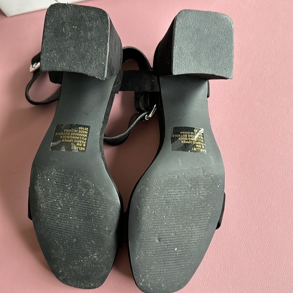 Steve Madden 2 1/2”H Block Heel Size 6.5 - Picture 5 of 5